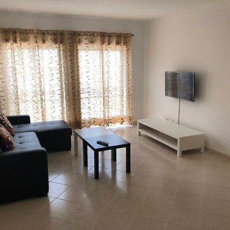 Olinda'S 2 Bedroom Apartment Лагос Екстериор снимка