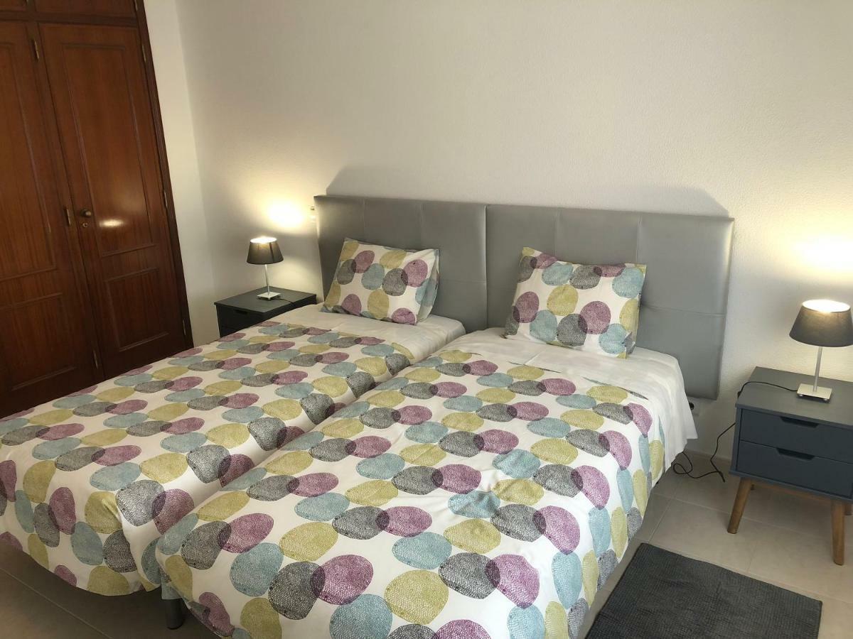 Olinda'S 2 Bedroom Apartment Лагос Екстериор снимка