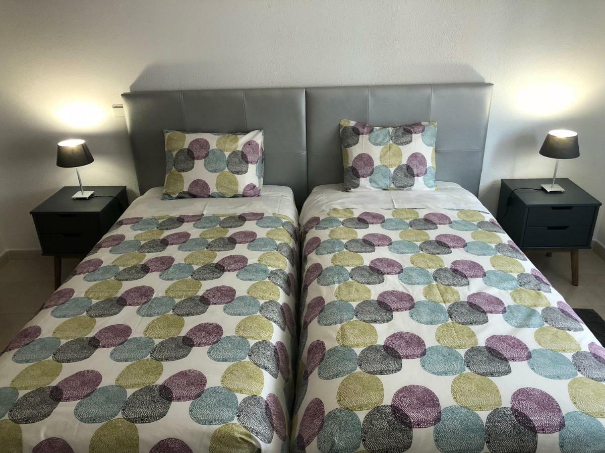 Olinda'S 2 Bedroom Apartment Лагос Екстериор снимка