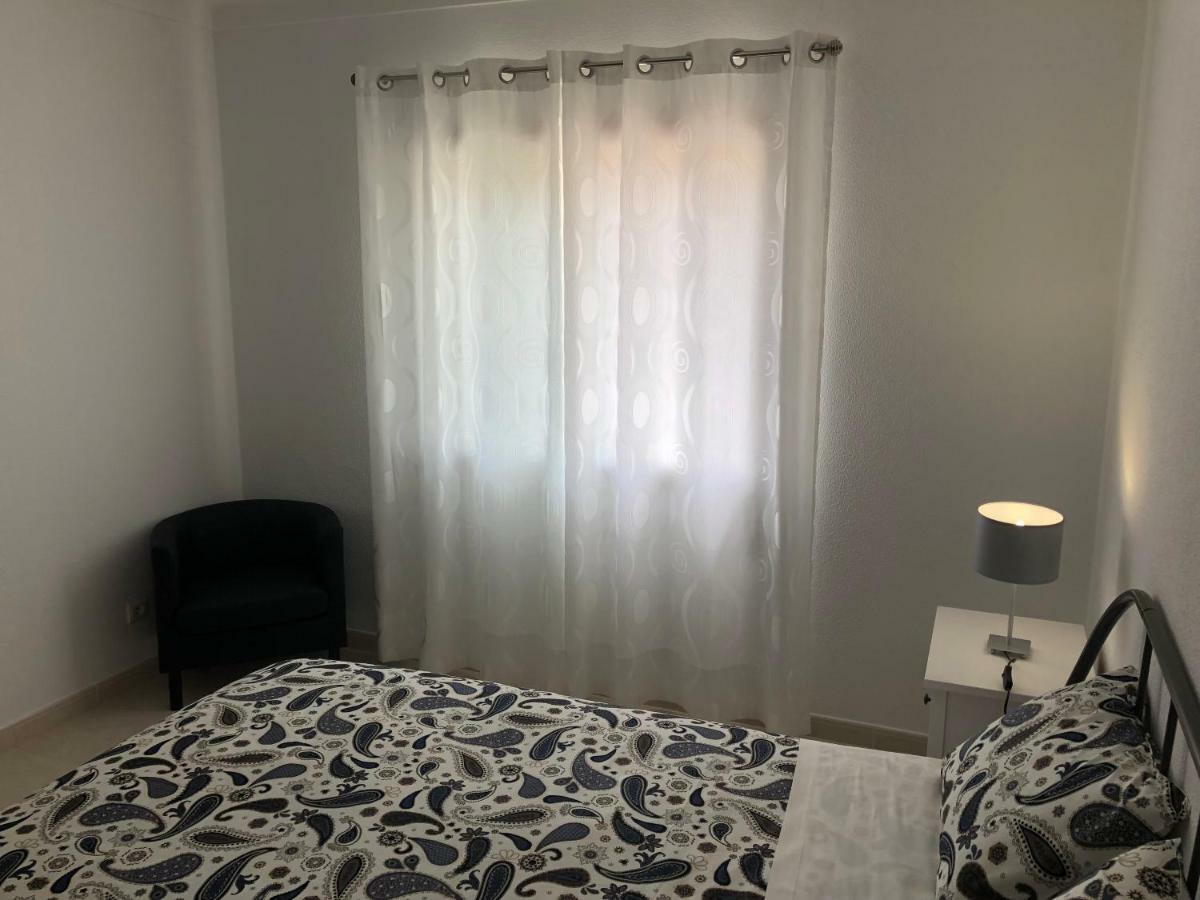 Olinda'S 2 Bedroom Apartment Лагос Екстериор снимка